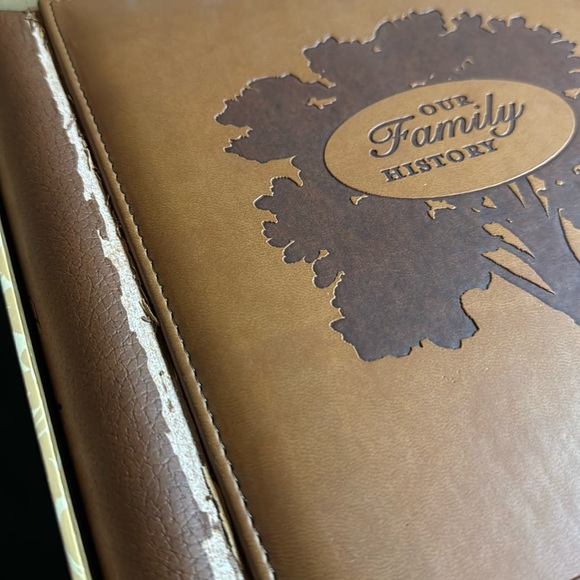 Our Family History, Brown Italian Leather Family Keepsake Journal, original box - Picture 15 of 16